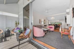 Luxe Inner-City Home with City Views - Teneriffe