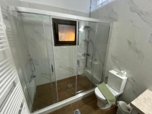 Το σαλέ της λίμνης