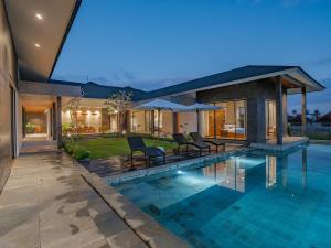 4BR Rice Fields view & Spa Villa Abian