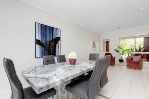 3 bedroom Townhouse next to River East Melbourne