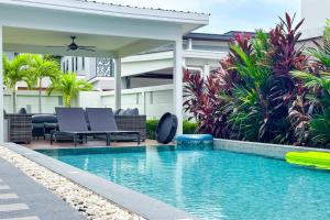 Serenity lux Pool Villa in Jomtien 6BR & 5 Mins to Beach 豪華六臥獨棟泳池別墅 中天海灘