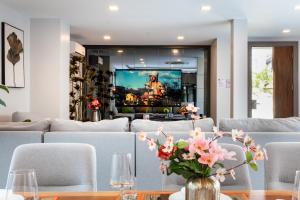 Serenity lux Pool Villa in Jomtien 6BR & 5 Mins to Beach 豪華六臥獨棟泳池別墅 中天海灘