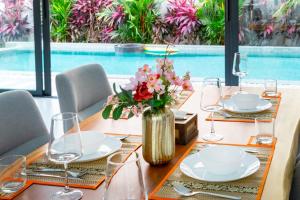 Serenity lux Pool Villa in Jomtien 6BR & 5 Mins to Beach 豪華六臥獨棟泳池別墅 中天海灘