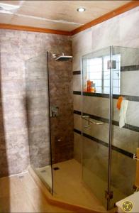 Casa Meyers BF Homes International House for rent with pool and Jacuzzi