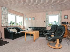 6 person holiday home in Hejls