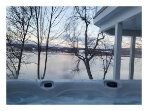 Lakefront Spa - Chez Bernard LHermite