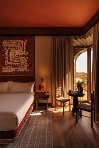 Palacio De Godoy Caceres, Curio Collection By Hilton