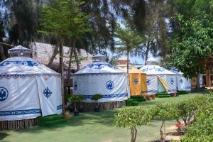 Bau Trang U&ME Glamping Resort