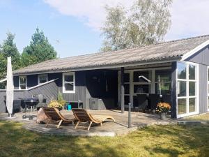 6 person holiday home in Hals-By Traum