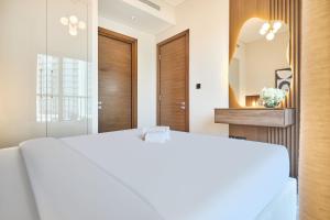 STAY BY LATINEM Luxury 1BR Holiday Home CC 0821 Near Downtown