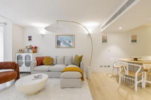 Pacific Chic Luxury Pad 2 - Beachfront Aircon Lift