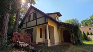 Żółty Domek nad Jeziorem Lubniewice - 3hvězdičkové hotely ve městě Lubniewice
