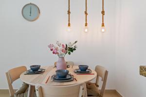 Lux Retreat with Iconic Burj Khalifa Views