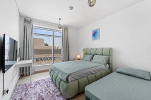 Lux Retreat with Iconic Burj Khalifa Views