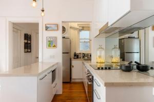 Charming Stylish City Pad Potts Point w Laundry