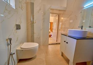 Central Homestay Ooty by VOYE HOMES Family-Friendly Budget Stay with Valley And Mountain Views