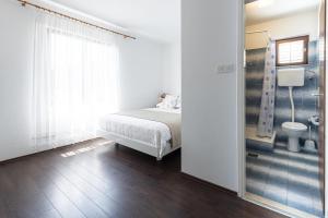 Guest House Rooms Rose