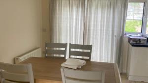 3 Bedroom Home, Walk to Town