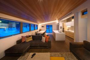 Eminence by The Hakuba Collection