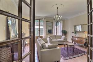 Bastide de lEsclat - Piscine - Champs de Lavandes