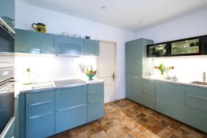 Bastide de lEsclat - Piscine - Champs de Lavandes