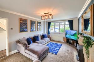 4 BDR House By Caledonia Luxe Stays Short Lets & Serviced Accommodation Billingham