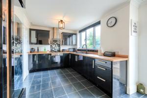 4 BDR House By Caledonia Luxe Stays Short Lets & Serviced Accommodation Billingham