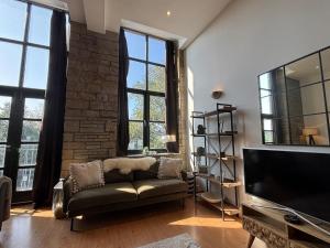 Stylish 3-Bedroom Mill Conversion near Leeds