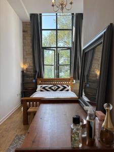 Stylish 3-Bedroom Mill Conversion near Leeds