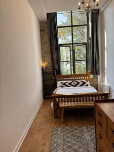 Stylish 3-Bedroom Mill Conversion near Leeds