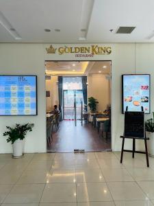 Golden King Tower