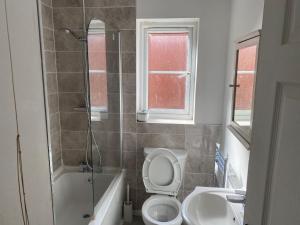 Home Away From Home! Lovely House Near M1