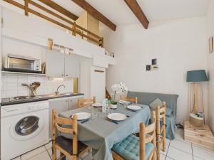 Piscine commune, terrasse, maison pour 5