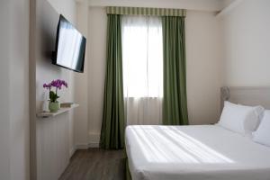 Hotel Embassy
