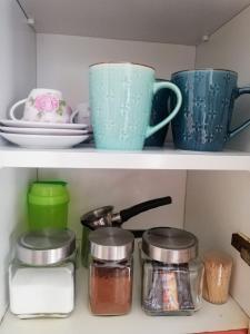 Άνετο ισόγειο διαμέρισμα με αυλή