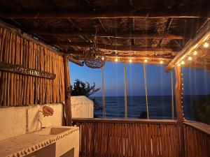 Beachfront House with Terrace & Bar, AC, 6 Max