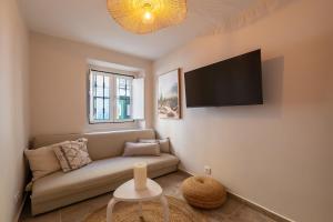 Charming Flat with Patio Lisbon