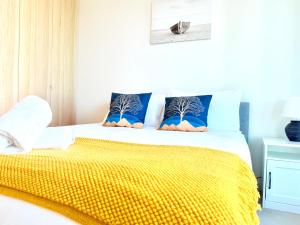 Sydney CBD Top level 2 bedroom Condo with amazing view Pool Gym 3