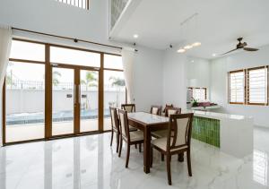 Cozy Villa by Amatak