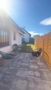 Playroom, 2 bdrooms, KRUMLOV 5 min by car, "Stones throw Apartment"