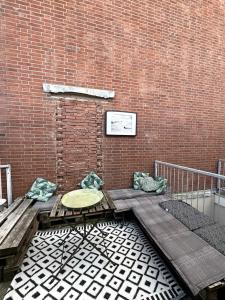 Beachfront apartment with rooftop terrace