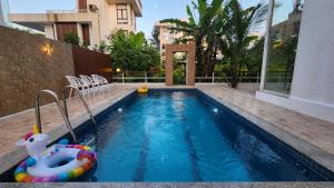 The Glass House 5Bhk