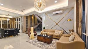 The Glass House 5Bhk