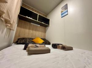 TJ Escape - Mobile Home With Hot Tub And Terrace