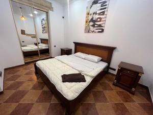 HOUSE of UKRAINE на площі Ринок з приватним БОМБОСХОВИЩЕМ