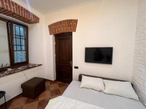 HOUSE of UKRAINE на площі Ринок з приватним БОМБОСХОВИЩЕМ