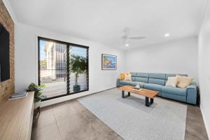 Little Mountain Modern Acreage Retreat