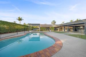 Little Mountain Modern Acreage Retreat