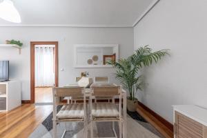 POLITTE amplio apartamento & garaje - el Casco Viejo a tus pies