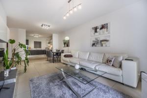 Large 3-Bedroom Oasis in Quiet Area with Garden